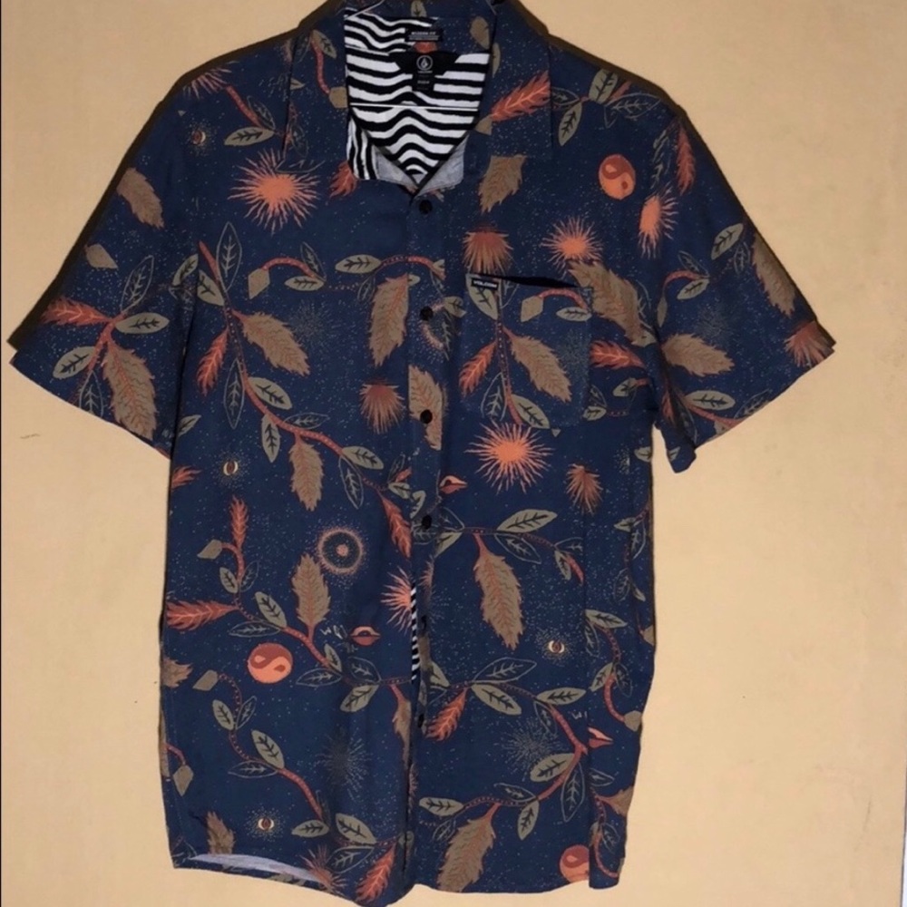 VOLCOM Button down shirt